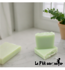 Herbaceous Bliss - Le P'tit Savonnier
Pain de savon - Parfum : Romarin et Eucalyptus